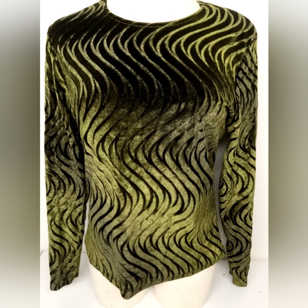 Vintage.Yves St. Claire Long sleeve velvet shirt. Medium